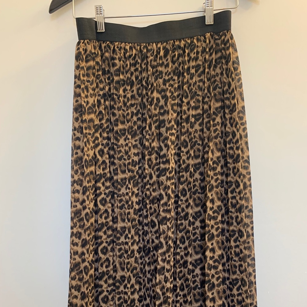 Long leopard skirt